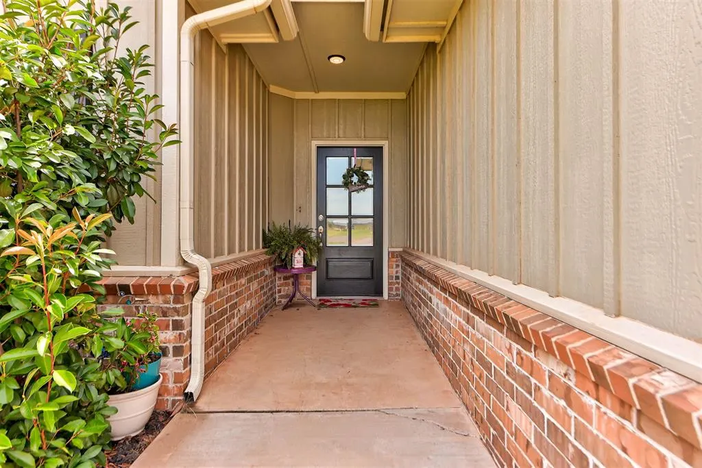 Photo 2 — 29937 Jade Street, Cashion, OK 73016