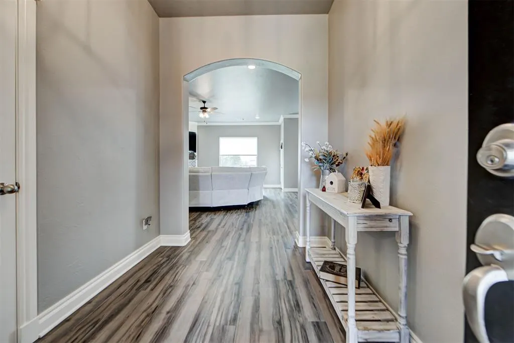 Photo 4 — 29937 Jade Street, Cashion, OK 73016