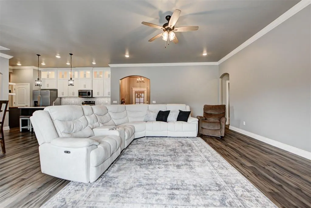 Photo 11 — 29937 Jade Street, Cashion, OK 73016