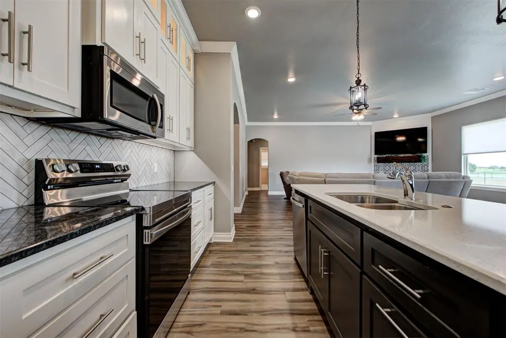 Photo 19 — 29937 Jade Street, Cashion, OK 73016
