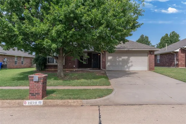 Photo 3 — 2608 Queenston Avenue, Norman, OK 73071