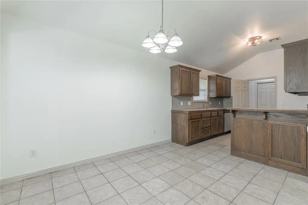 Photo 9 — 2608 Queenston Avenue, Norman, OK 73071