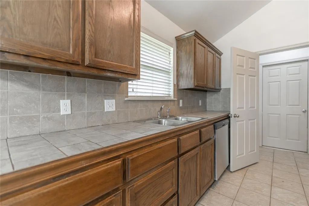 Photo 13 — 2608 Queenston Avenue, Norman, OK 73071