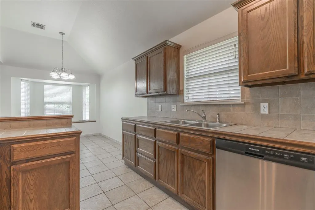 Photo 15 — 2608 Queenston Avenue, Norman, OK 73071