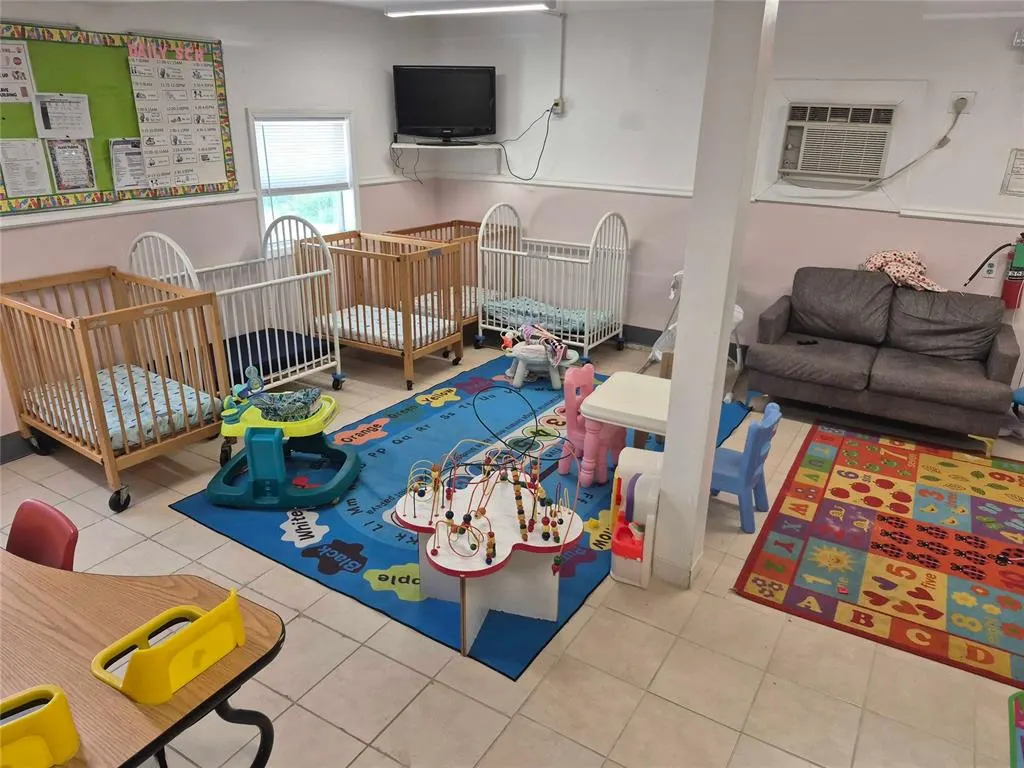 Photo 7 — 617 NW 88th Street, Oklahoma City, OK 73114