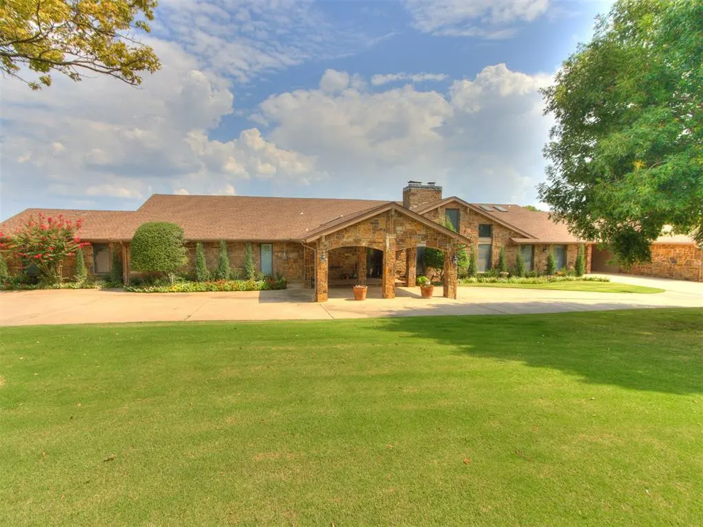 Front exterior — 12504 N Frisco Road, Yukon, OK 73099