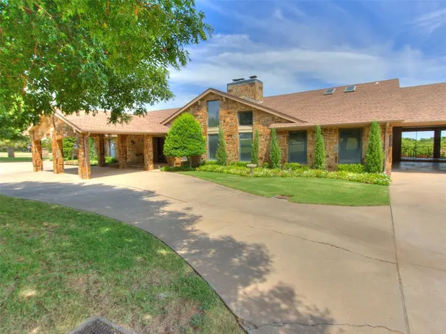 Photo 3 — 12504 N Frisco Road, Yukon, OK 73099