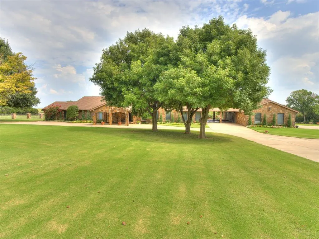 Photo 4 — 12504 N Frisco Road, Yukon, OK 73099