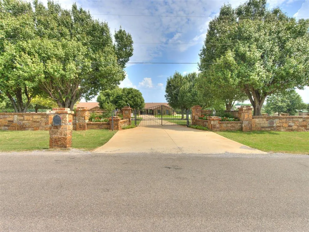 Photo 5 — 12504 N Frisco Road, Yukon, OK 73099