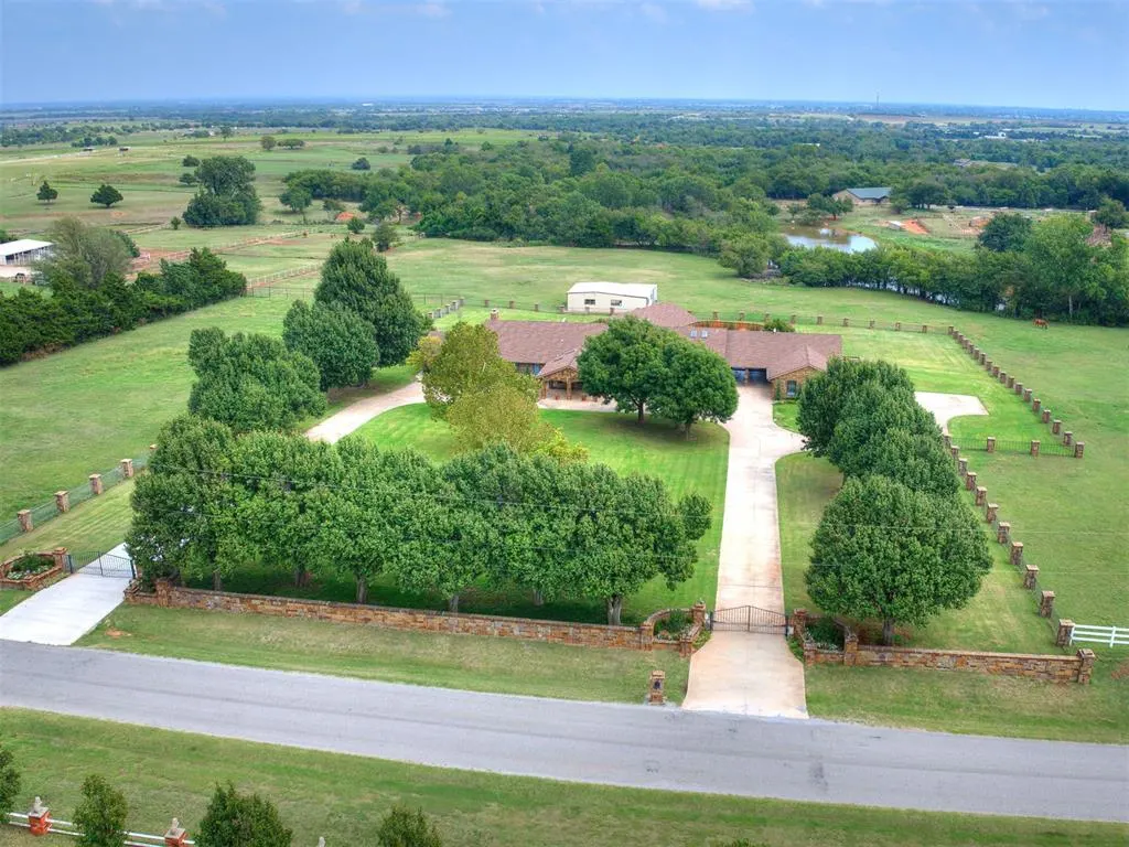 Photo 6 — 12504 N Frisco Road, Yukon, OK 73099