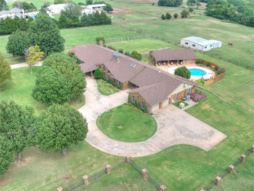 Photo 7 — 12504 N Frisco Road, Yukon, OK 73099