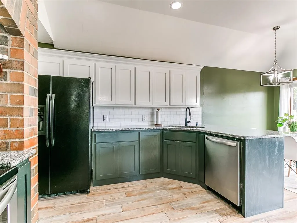 Photo 12 — 717 SW 113th Street, Oklahoma City, OK 73170