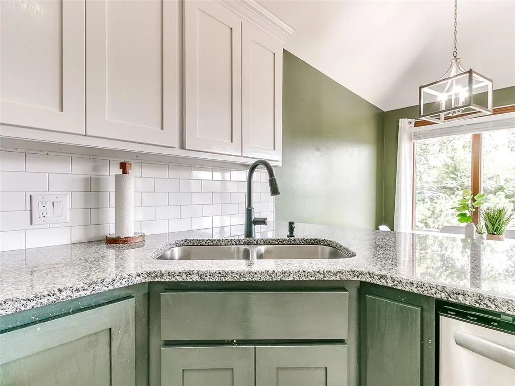 Photo 15 — 717 SW 113th Street, Oklahoma City, OK 73170