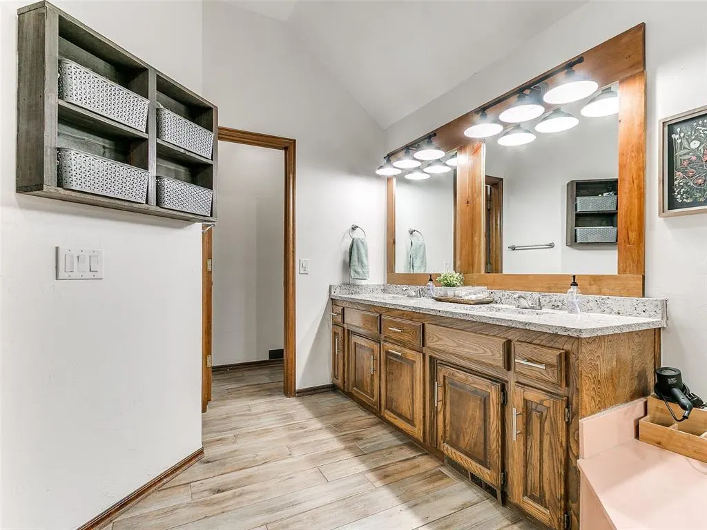 Photo 26 — 717 SW 113th Street, Oklahoma City, OK 73170