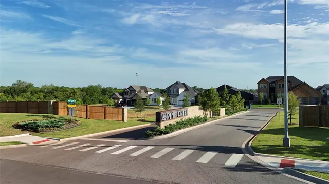 Photo 2 — 512 Rapids Way, Norman, OK 73071