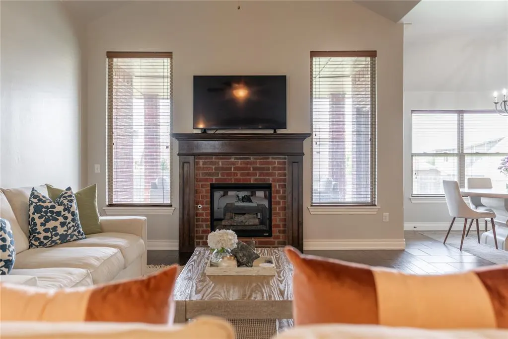 Photo 2 — 4933 Champlain Place, Edmond, OK 73025