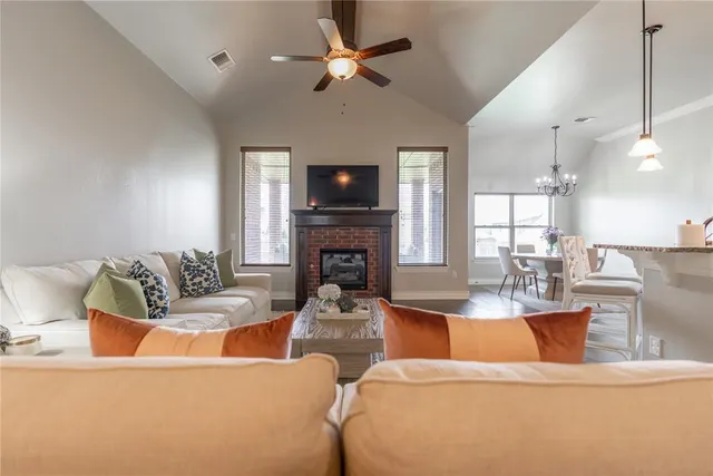 Photo 8 — 4933 Champlain Place, Edmond, OK 73025