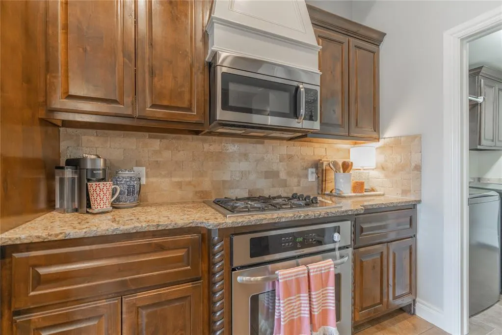 Photo 14 — 4933 Champlain Place, Edmond, OK 73025