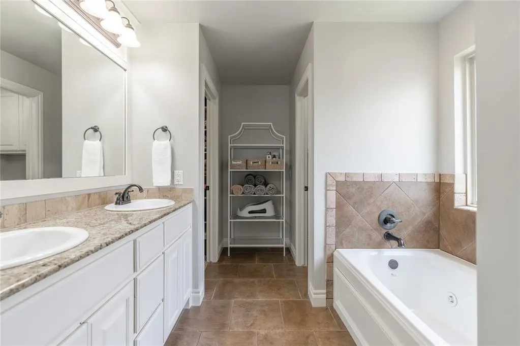 Photo 20 — 4933 Champlain Place, Edmond, OK 73025
