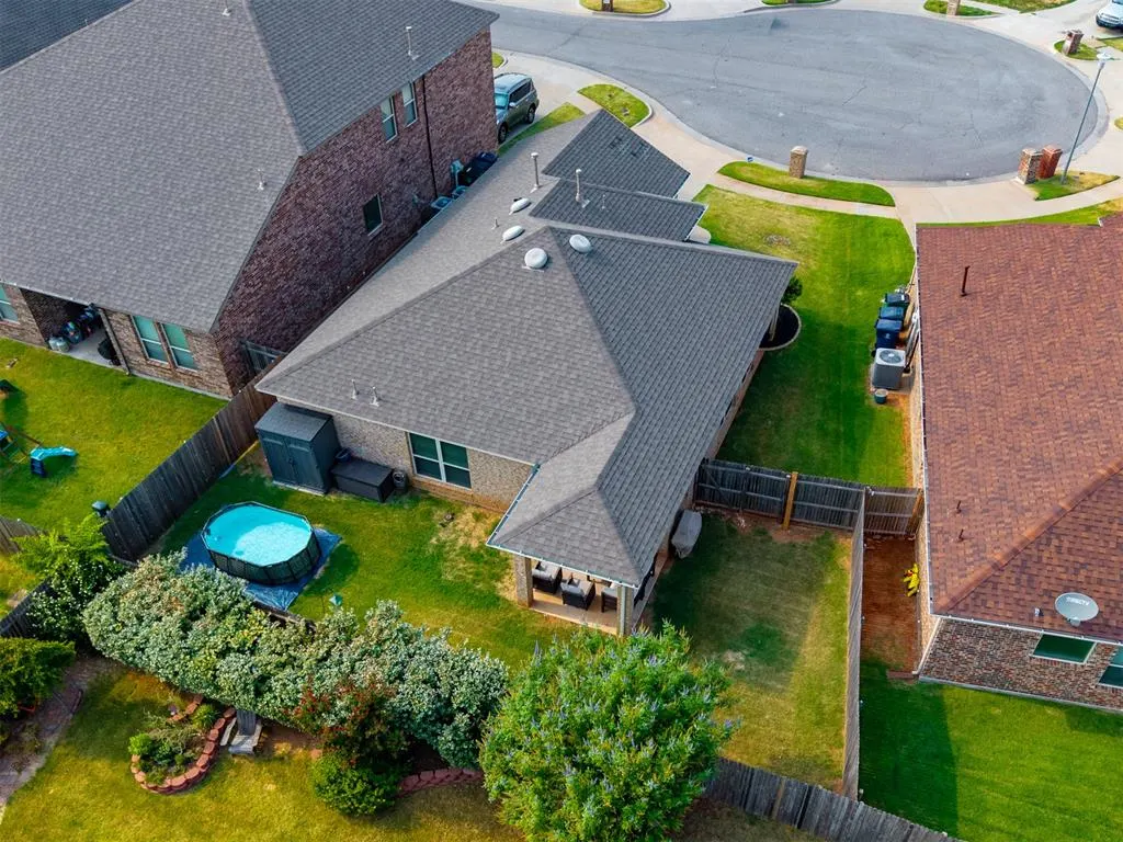 Photo 5 — 8208 NW 106th Circle, Oklahoma City, OK 73162