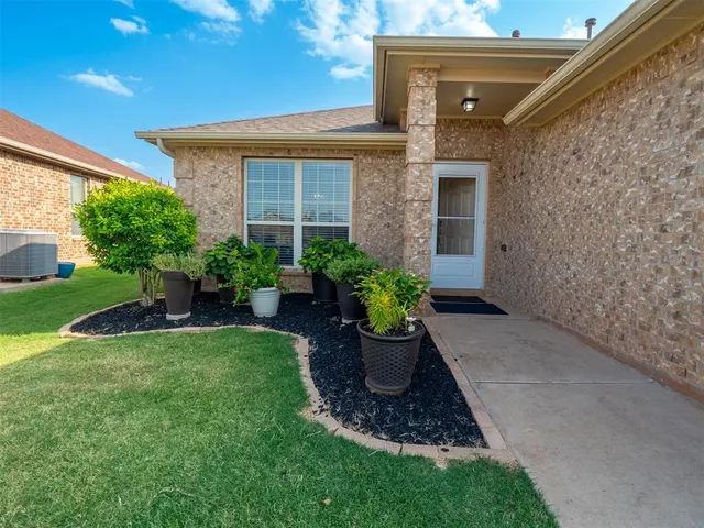 Photo 8 — 8208 NW 106th Circle, Oklahoma City, OK 73162