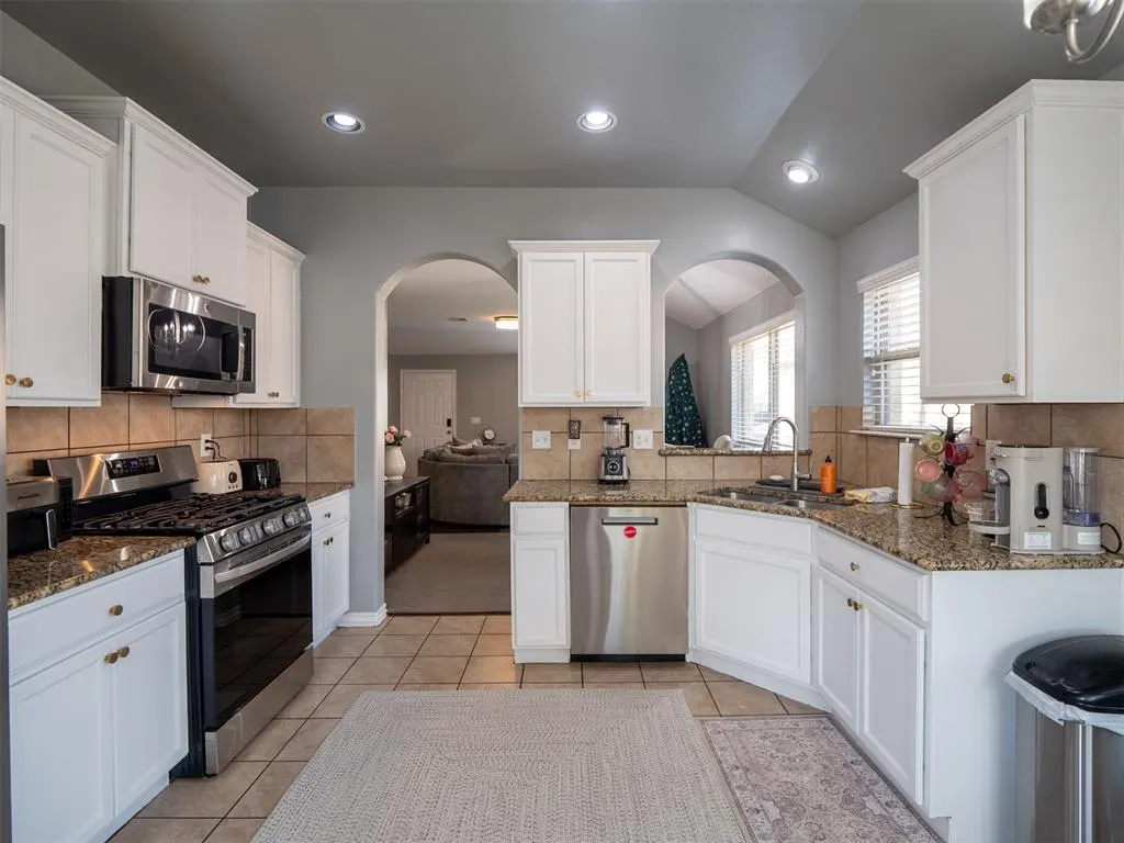 Photo 13 — 8208 NW 106th Circle, Oklahoma City, OK 73162
