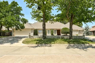 Sold home at 1417 Glenbrook Drive
