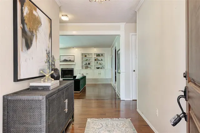 Photo 2 — 1417 Glenbrook Drive, Oklahoma City, OK 73118