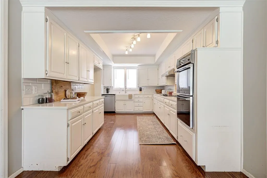 Photo 14 — 1417 Glenbrook Drive, Oklahoma City, OK 73118
