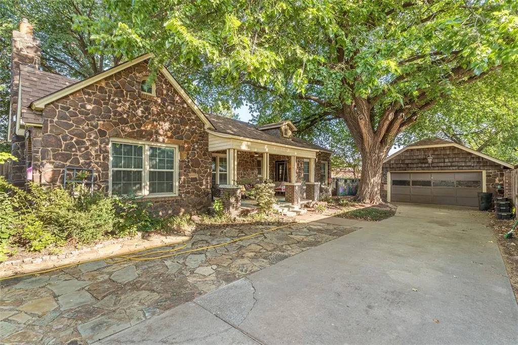 Photo 41 — 1021 W Broadway Avenue, Elk City, OK 73644