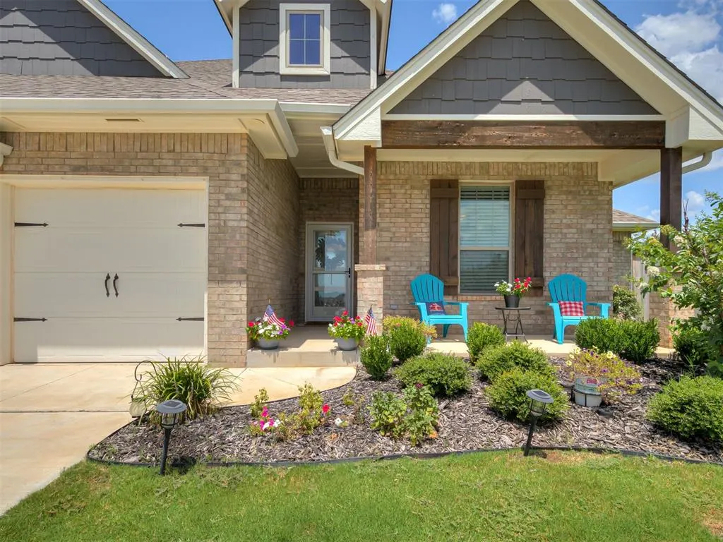 Photo 3 — 8433 Lambert Way, Edmond, OK 73034