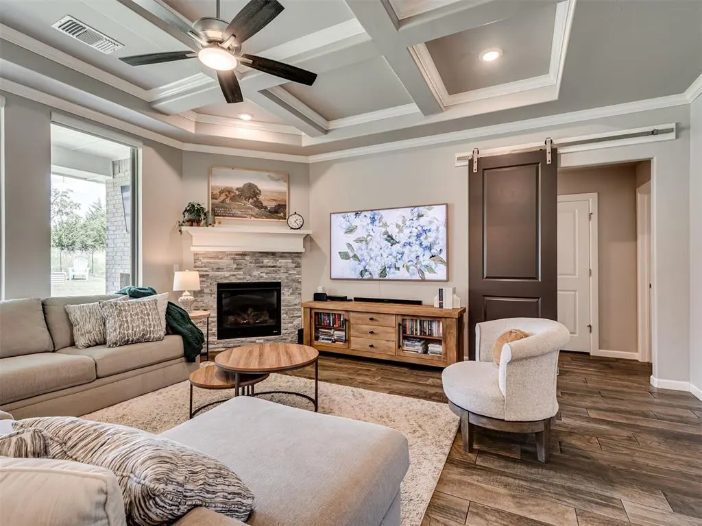 Photo 4 — 8433 Lambert Way, Edmond, OK 73034