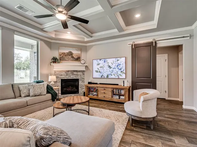 Photo 4 — 8433 Lambert Way, Edmond, OK 73034