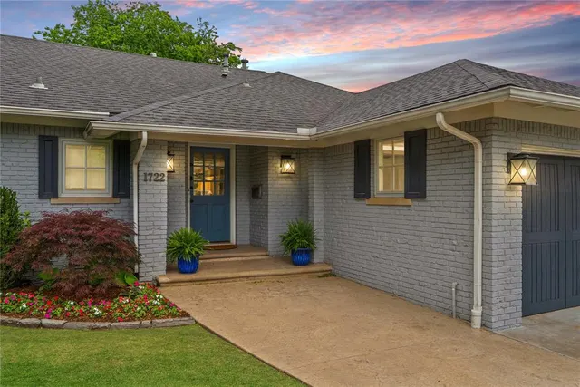 Photo 2 — 1722 Coventry Lane, Nichols Hills, OK 73120
