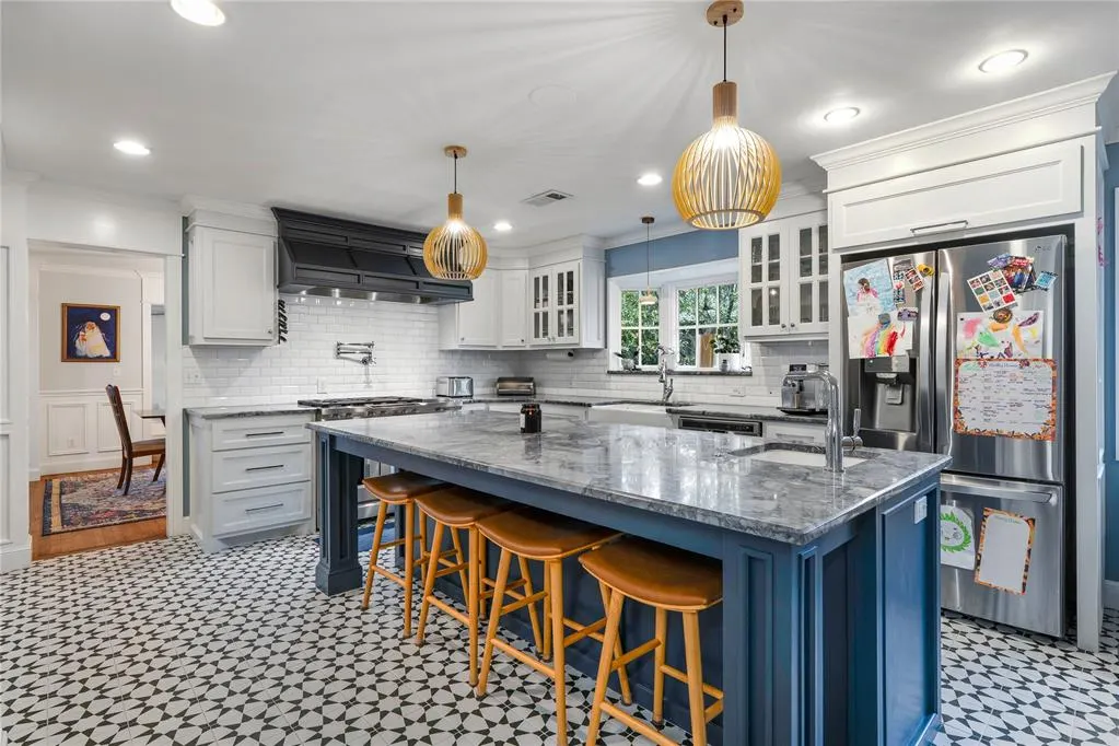 Photo 9 — 1722 Coventry Lane, Nichols Hills, OK 73120