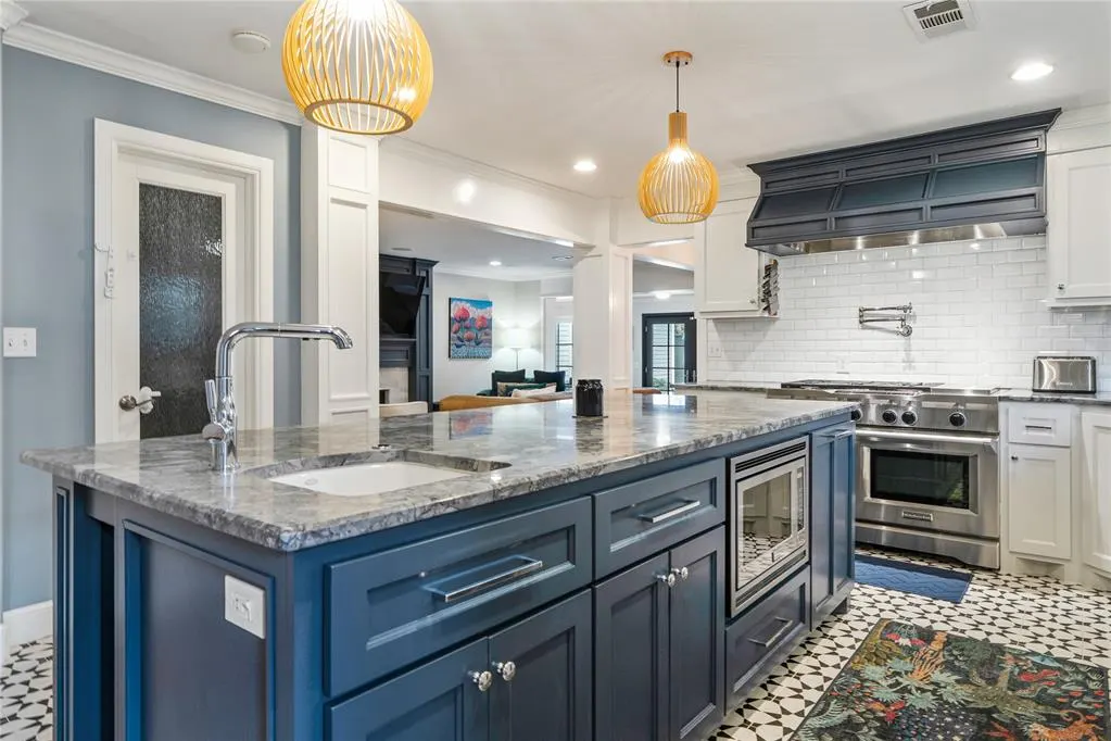 Photo 10 — 1722 Coventry Lane, Nichols Hills, OK 73120