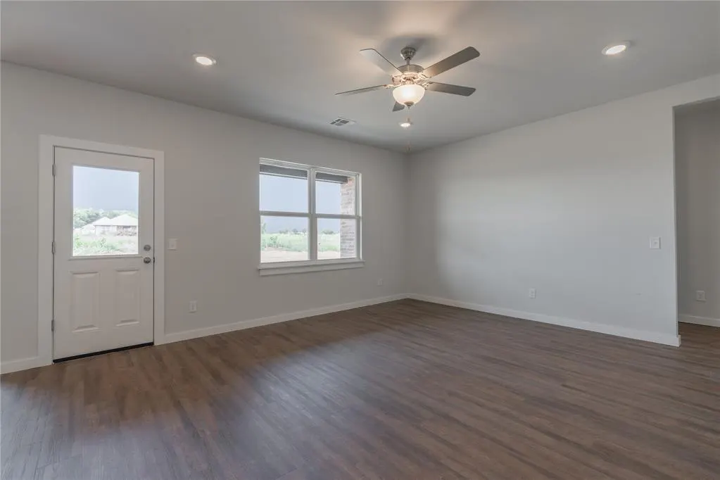Photo 5 — 5690 Bluestem Avenue, Guthrie, OK 73044