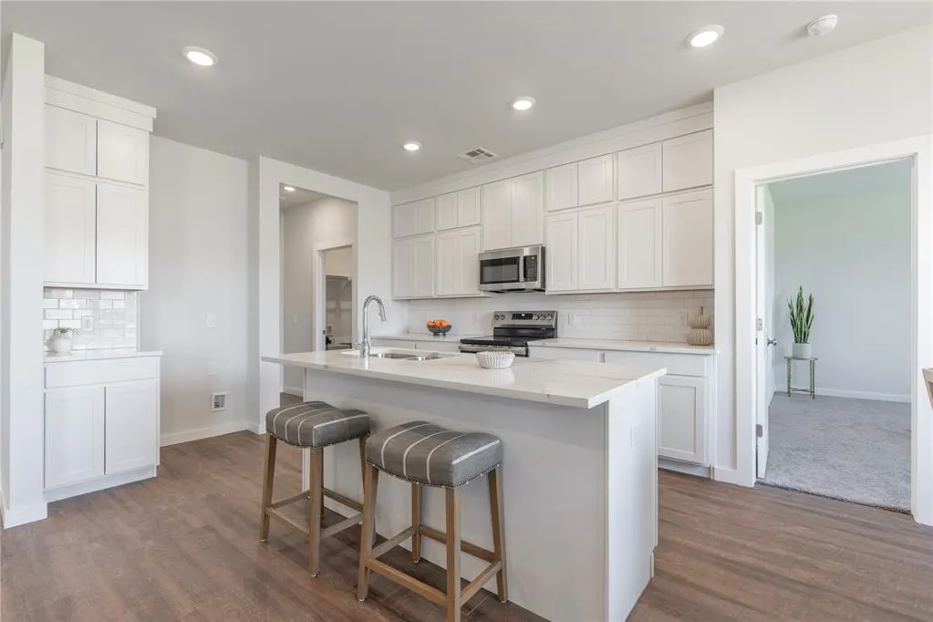 Photo 11 — 5690 Bluestem Avenue, Guthrie, OK 73044
