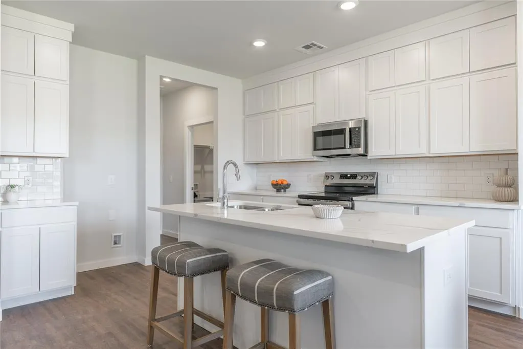 Photo 12 — 5690 Bluestem Avenue, Guthrie, OK 73044