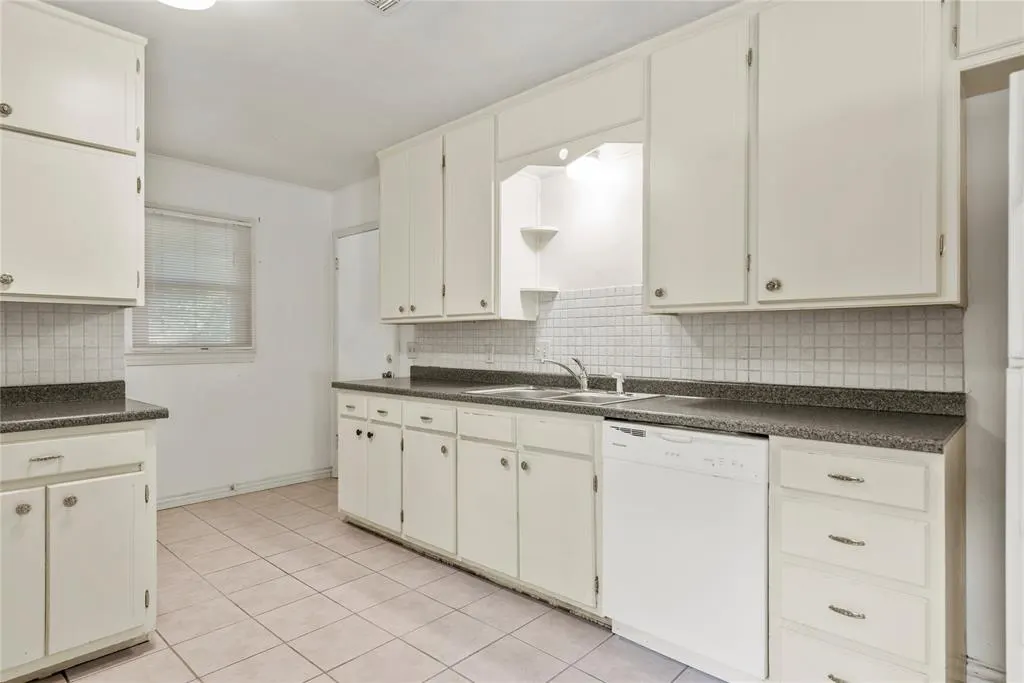 Photo 13 — 408 Benton Road, Edmond, OK 73034