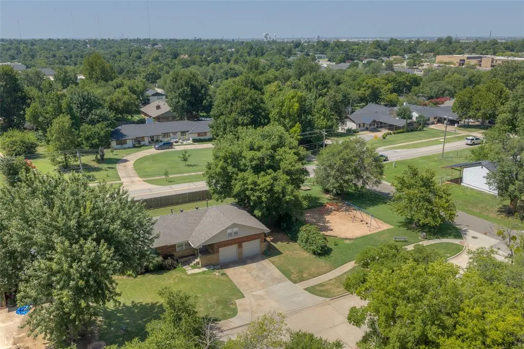 Photo 31 — 408 Benton Road, Edmond, OK 73034