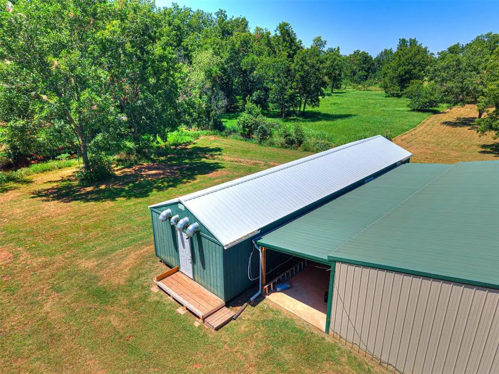 Photo 4 — 980297 S 3330 Road, Wellston, OK 74881