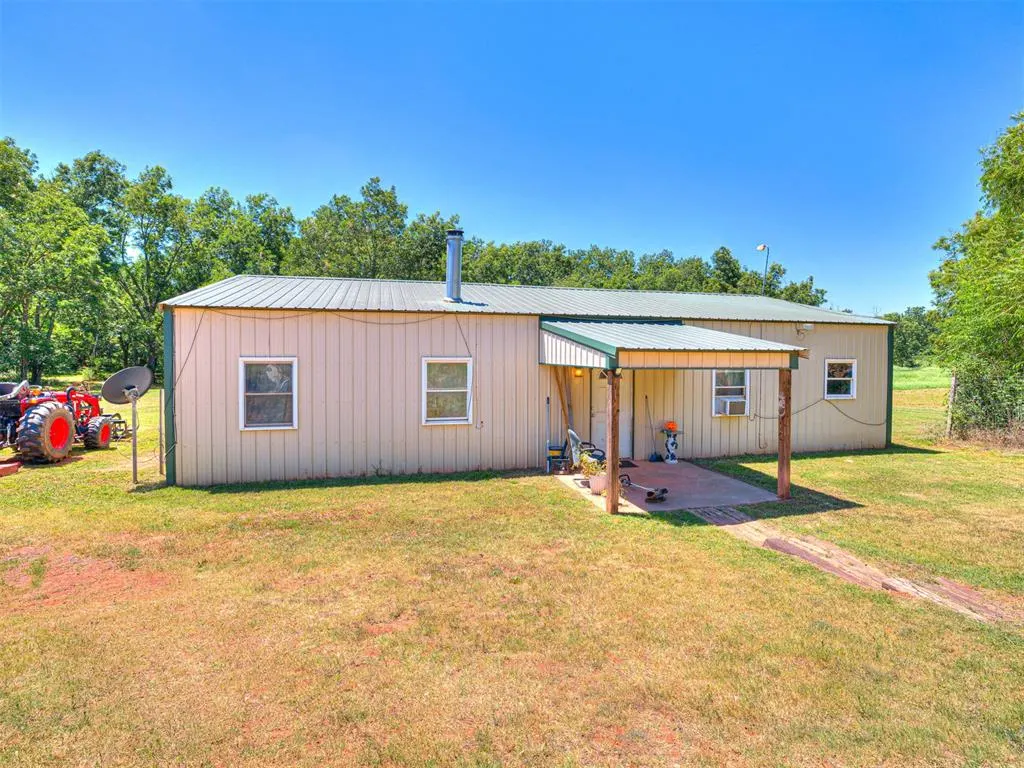 Photo 8 — 980297 S 3330 Road, Wellston, OK 74881