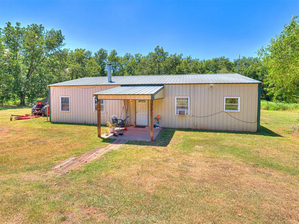 Photo 9 — 980297 S 3330 Road, Wellston, OK 74881