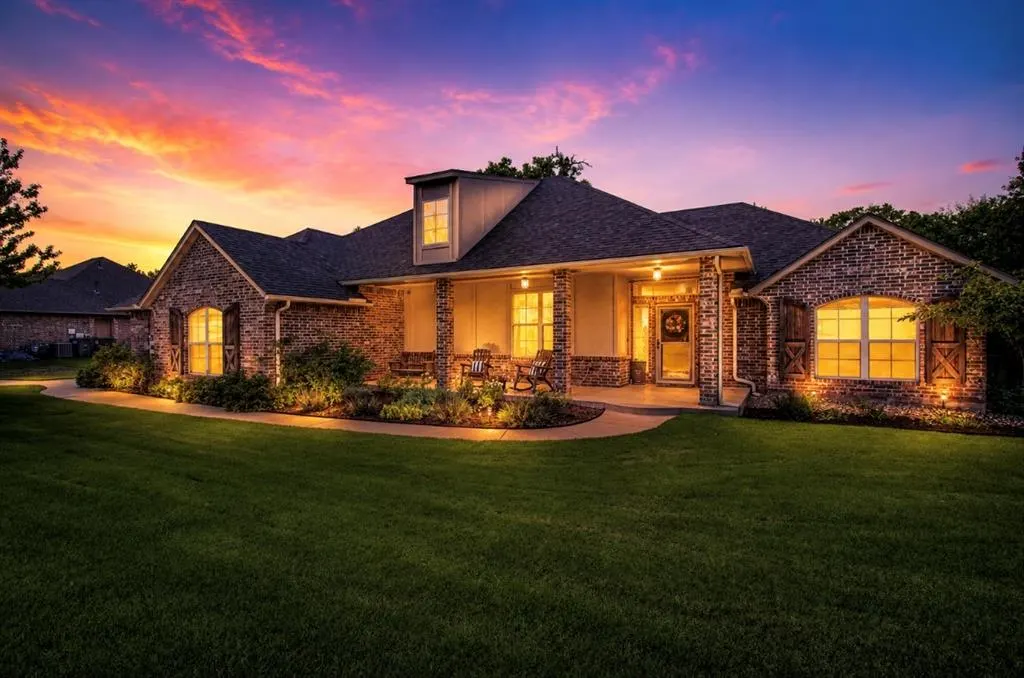 Photo 2 — 12089 Acorn Terrace, Guthrie, OK 73044