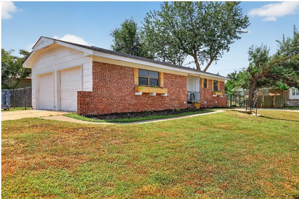 Photo 2 — 620 W Mitchell Drive, Oklahoma City, OK 73110