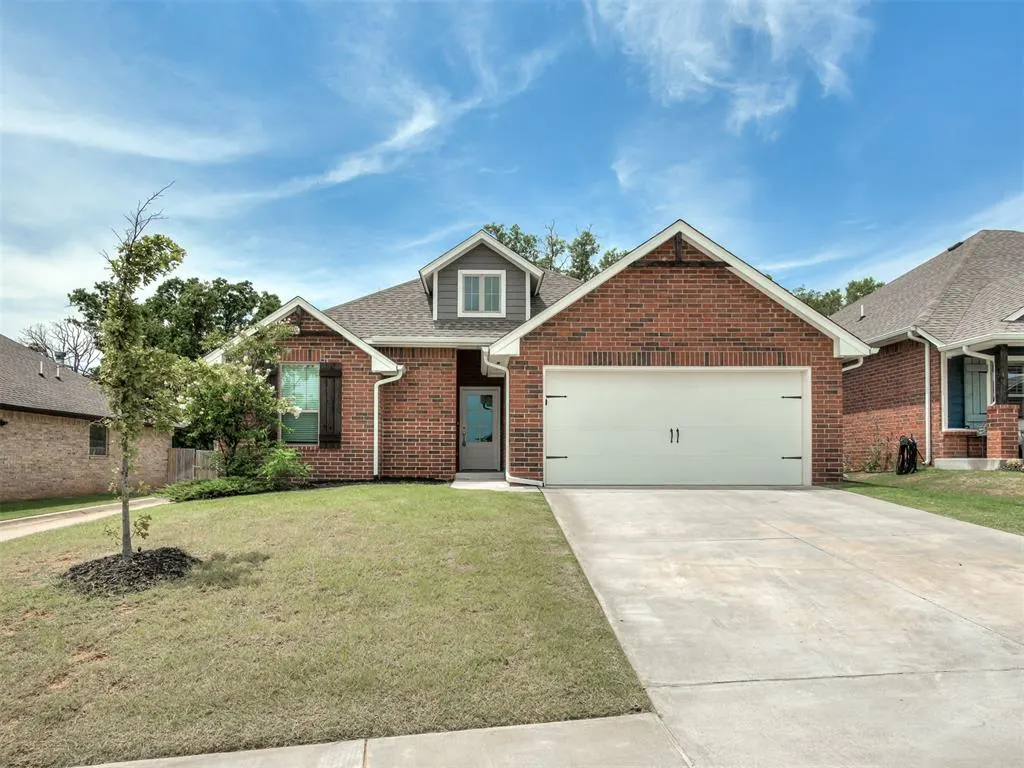 Front exterior — 5209 White Gold Avenue, Edmond, OK 73034