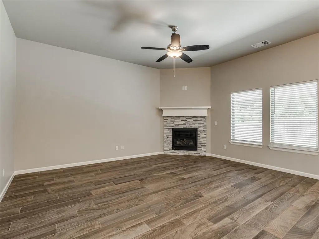 Photo 4 — 5209 White Gold Avenue, Edmond, OK 73034