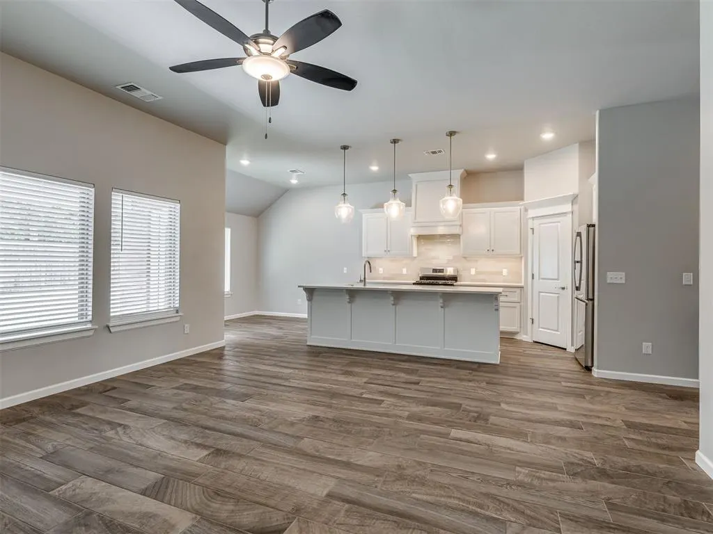 Photo 5 — 5209 White Gold Avenue, Edmond, OK 73034