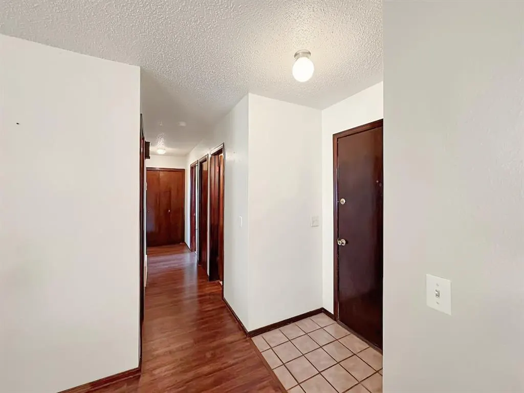 Photo 6 — 1049 NW 25th Street, Moore, OK 73160